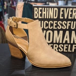 Catherine Malandrino Fimby Bootie